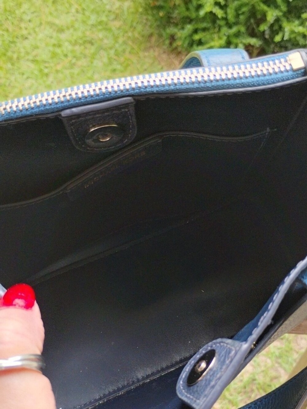 Michael Kors Gemma Sm Satchel Navy, Bright Blue & White Pebbled Leather Satchel - Picture 8 of 9